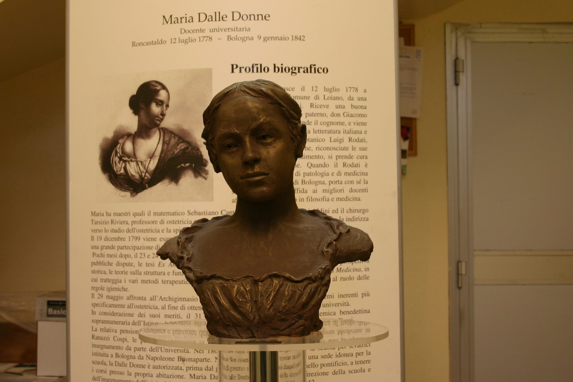 Maria Dalle Donne's bust, Loiano - 03.JPG